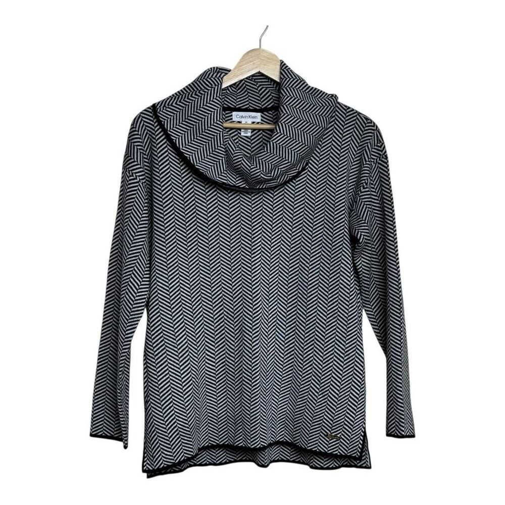 Calvin Klein Black and white‎ chevron cowl neck sweater #cowlneck #chevron small